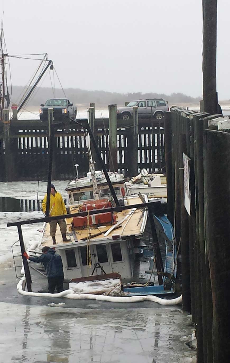 Naviator-Sinking,-January-2015,-Wellfleet-Harbor,-Cape-Cod,-Ma-10