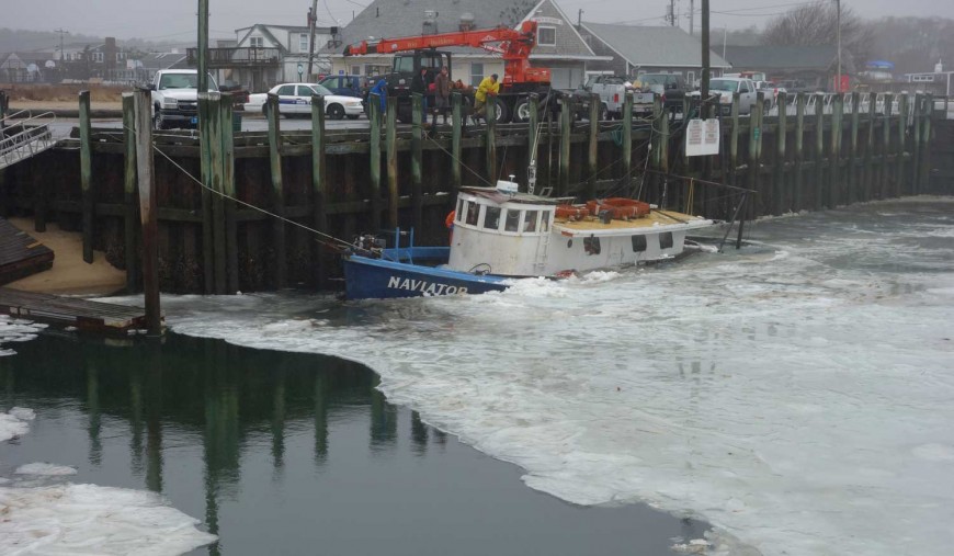 Naviator-Sinking,-January-2015,-Wellfleet-Harbor,-Cape-Cod,-Ma,-2