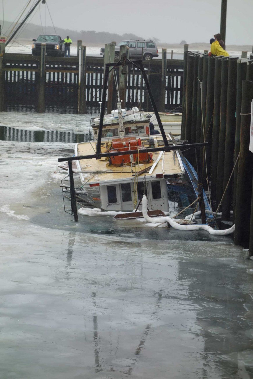 Naviator-Sinking,-January-2015,-Wellfleet-Harbor,-Cape-Cod,-Ma-6