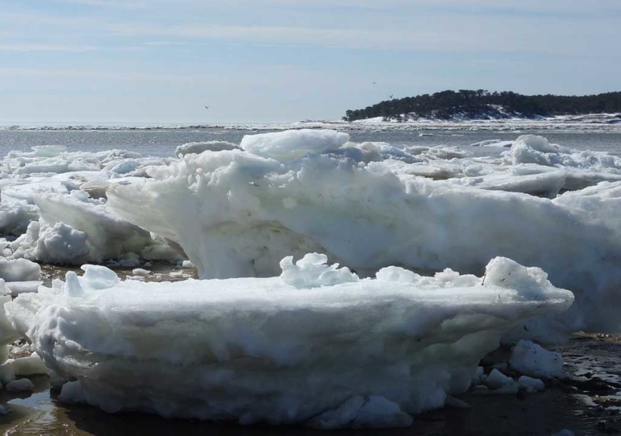 Chequessett-Neck-Iceberg,-Wellfleet-Harbor,-Cape-Cod-MA,-2015